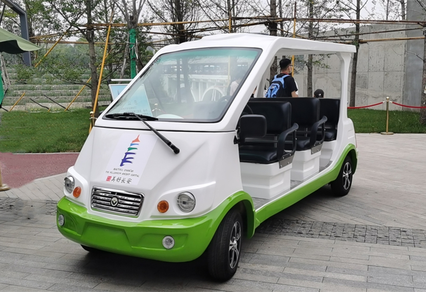 长安公园的8座观光车交车完成，领导非常满意